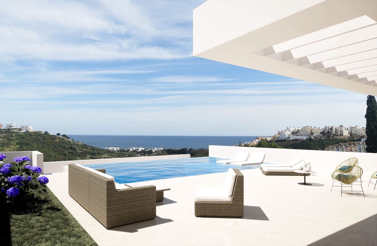 4 bedroom Villa for sale in Casares with pool garage - € 995,000 (Ref: 7546166)