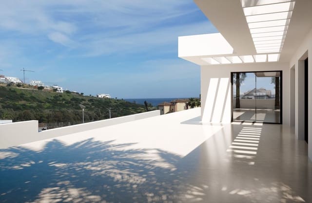 3 makuuhuone Huvila myytävänä paikassa Bahia de Casares, Casares mukana uima-altaan 
autotalli - 849 000 € (Ref: 7546168)