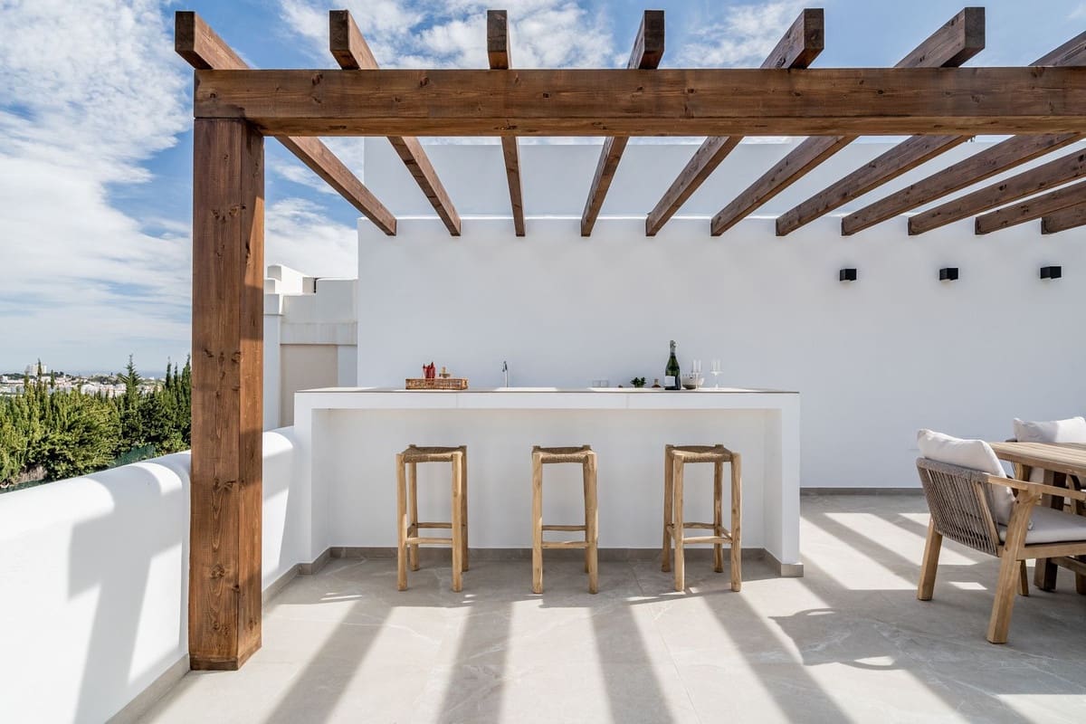 2 soveværelse Penthouse til salg i La Quinta med swimmingpool garage - € 640.000 (Ref: 7546174)