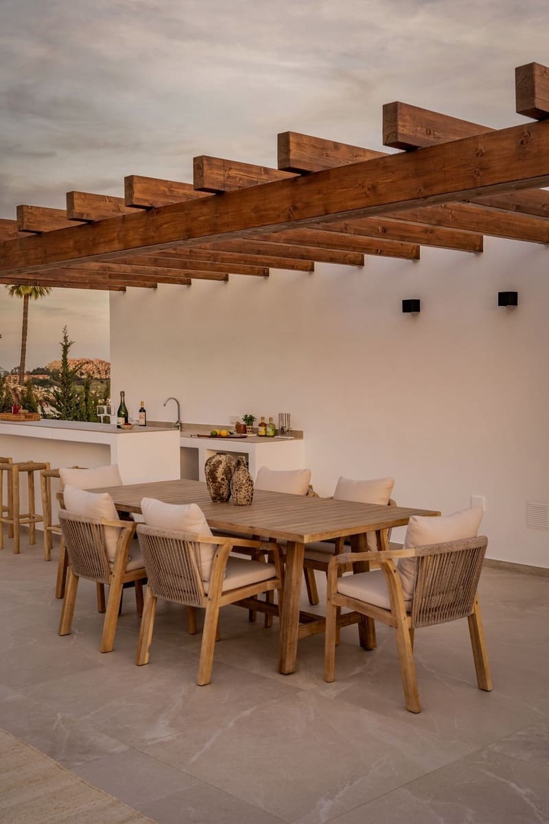 2 soveværelse Penthouse til salg i La Quinta med swimmingpool garage - € 640.000 (Ref: 7546174)