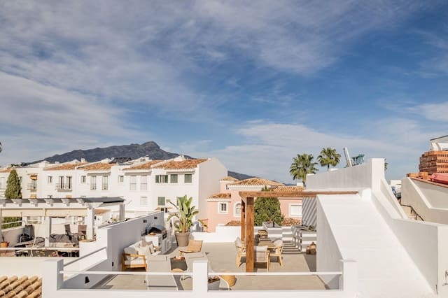 2 quarto Penthouse para venda em La Quinta, Benahavís com piscina garagem - 640 000 € (Ref: 7546174)