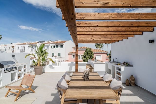 2 quarto Penthouse para venda em La Quinta, Benahavís com piscina garagem - 640 000 € (Ref: 7546174)
