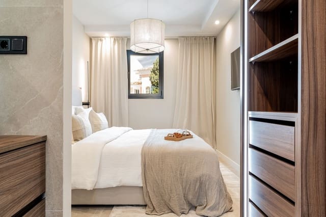 2 quarto Penthouse para venda em La Quinta, Benahavís com piscina garagem - 640 000 € (Ref: 7546174)