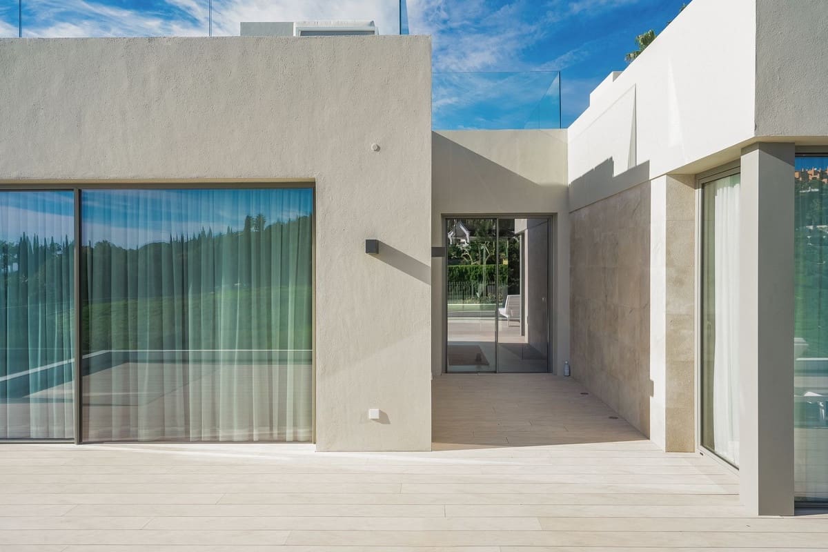 5 soveværelse Villa til salg i Nueva Andalucia med swimmingpool garage - € 4.100.000 (Ref: 7546176)