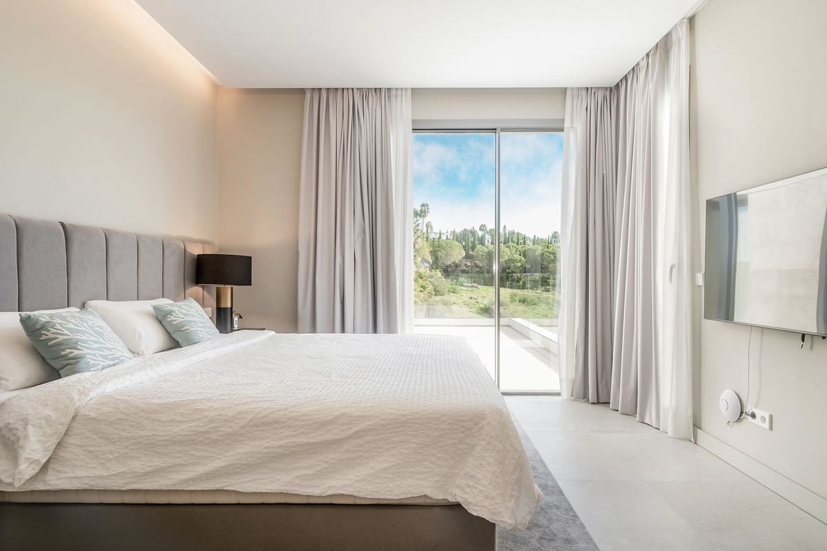 5 soveværelse Villa til salg i Nueva Andalucia med swimmingpool garage - € 4.100.000 (Ref: 7546176)