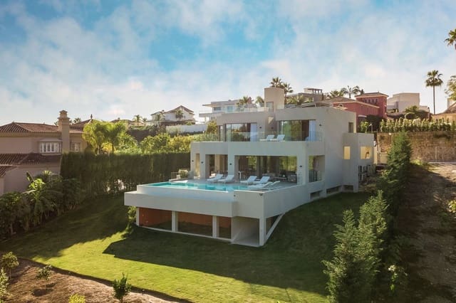 5 sypialnia Willa na sprzedaż w Los Naranjos, Marbella z basenem garażem - 4 100 000 € (Ref: 7546176)