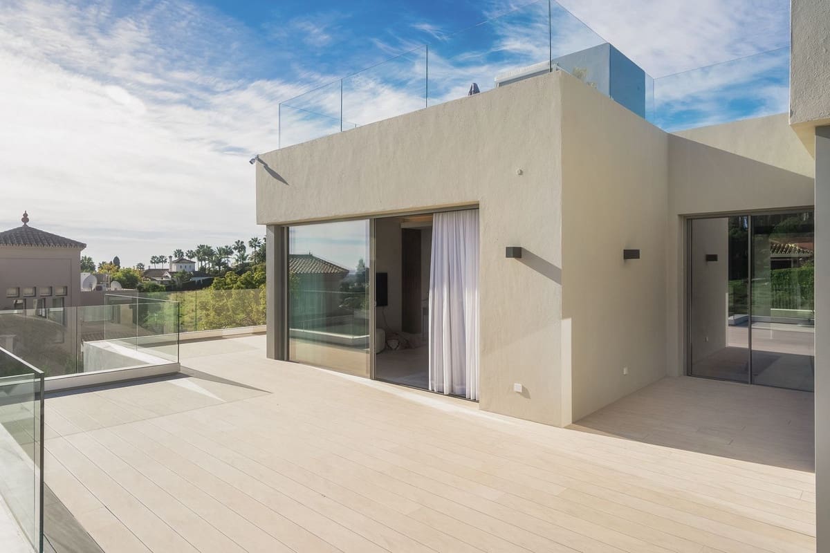 5 soverom Villa til salgs i Nueva Andalucia med svømmebasseng garasje - € 4 100 000 (Ref: 7546176)