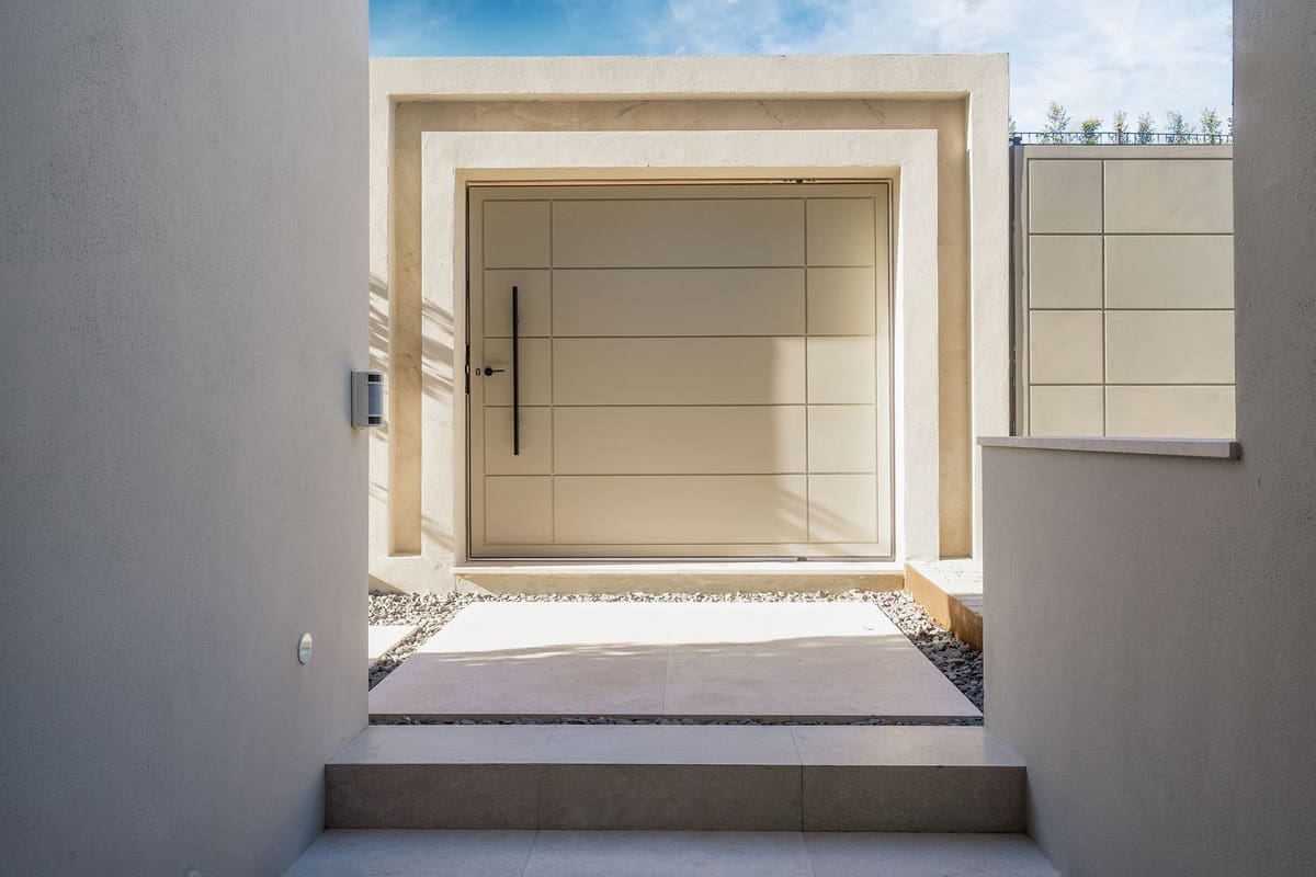 5 soverom Villa til salgs i Nueva Andalucia med svømmebasseng garasje - € 4 100 000 (Ref: 7546176)