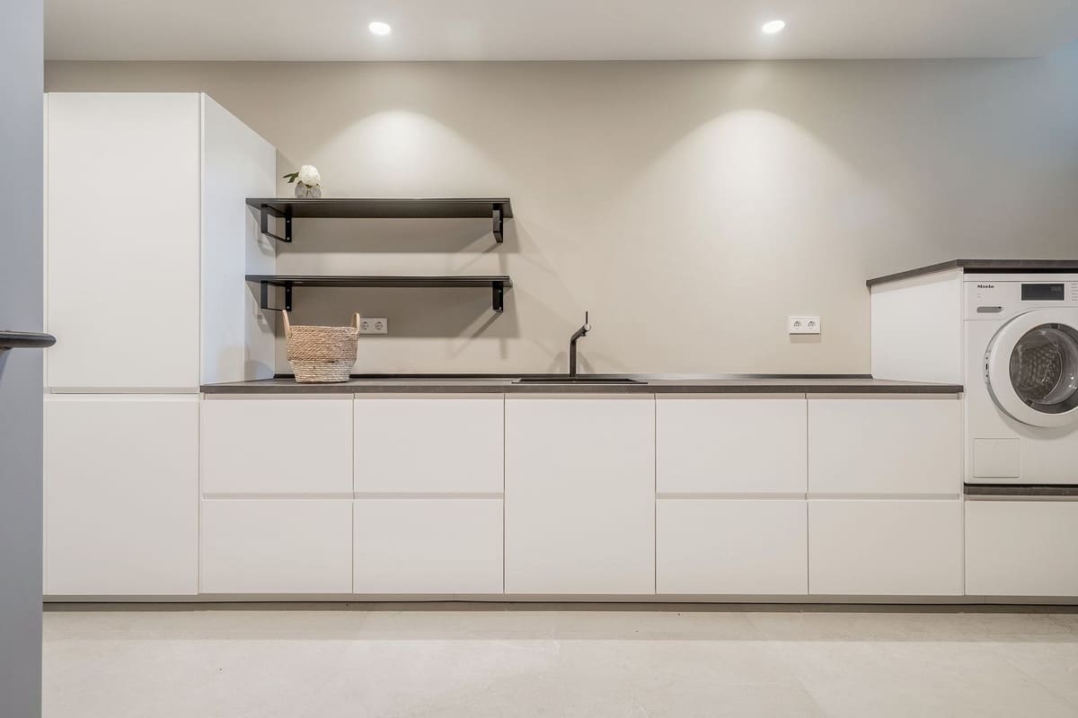 5 soverom Villa til salgs i Nueva Andalucia med svømmebasseng garasje - € 4 100 000 (Ref: 7546176)