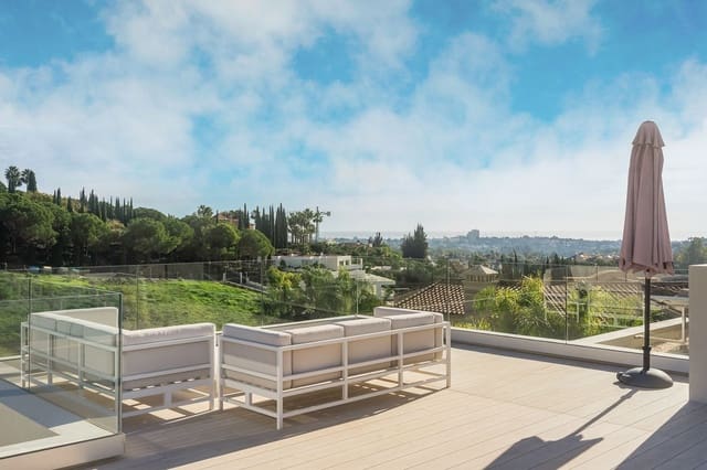 5 sypialnia Willa na sprzedaż w Los Naranjos, Marbella z basenem garażem - 4 100 000 € (Ref: 7546176)