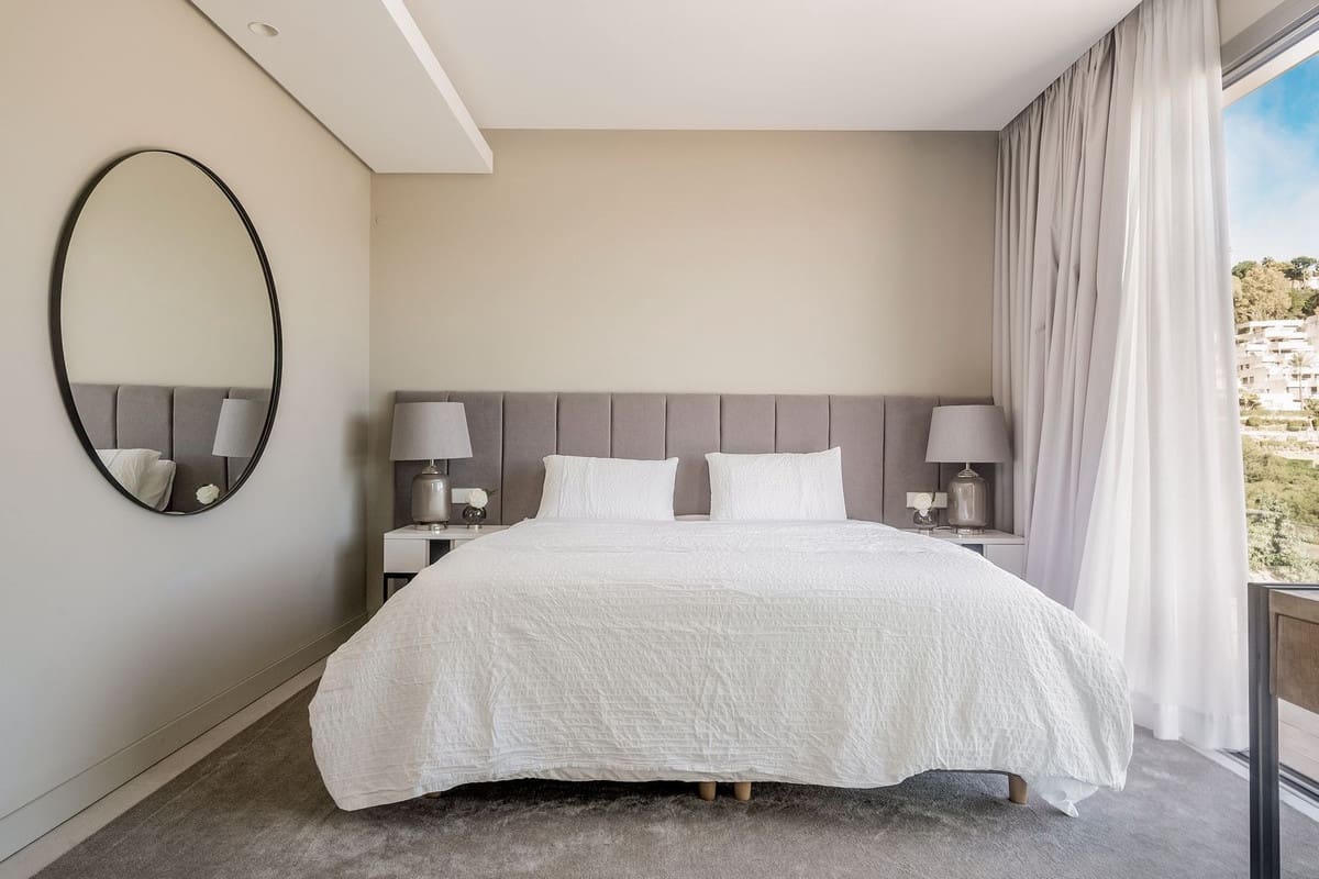 5 soverom Villa til salgs i Nueva Andalucia med svømmebasseng garasje - € 4 100 000 (Ref: 7546176)