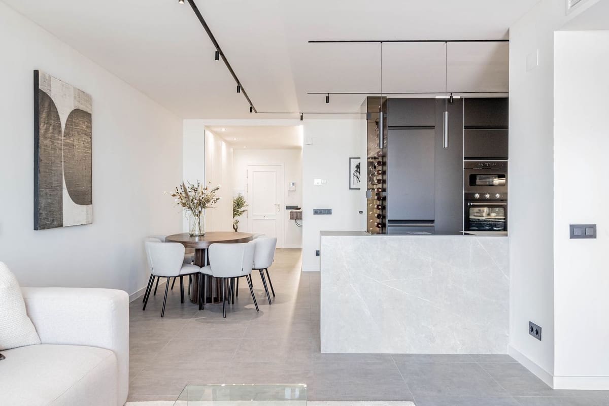 3 soveværelse Lejlighed til salg i Nueva Andalucia med swimmingpool garage - € 899.000 (Ref: 7546180)