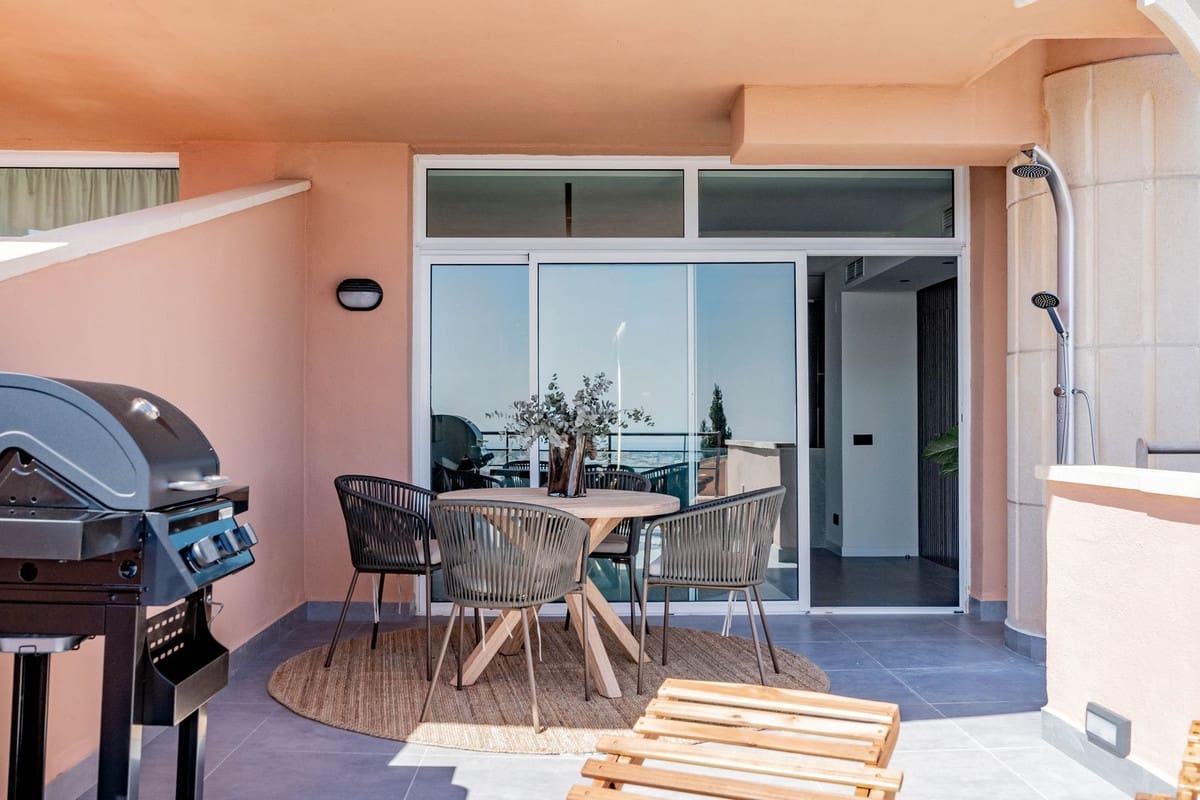 3 soveværelse Lejlighed til salg i Nueva Andalucia med swimmingpool garage - € 899.000 (Ref: 7546180)