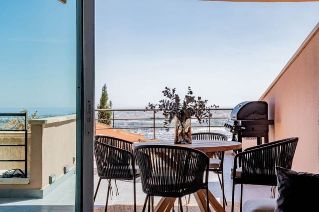 3 sypialnia Apartament na sprzedaż w Las Brisas, Marbella z basenem garażem - 899 000 € (Ref: 7546180)