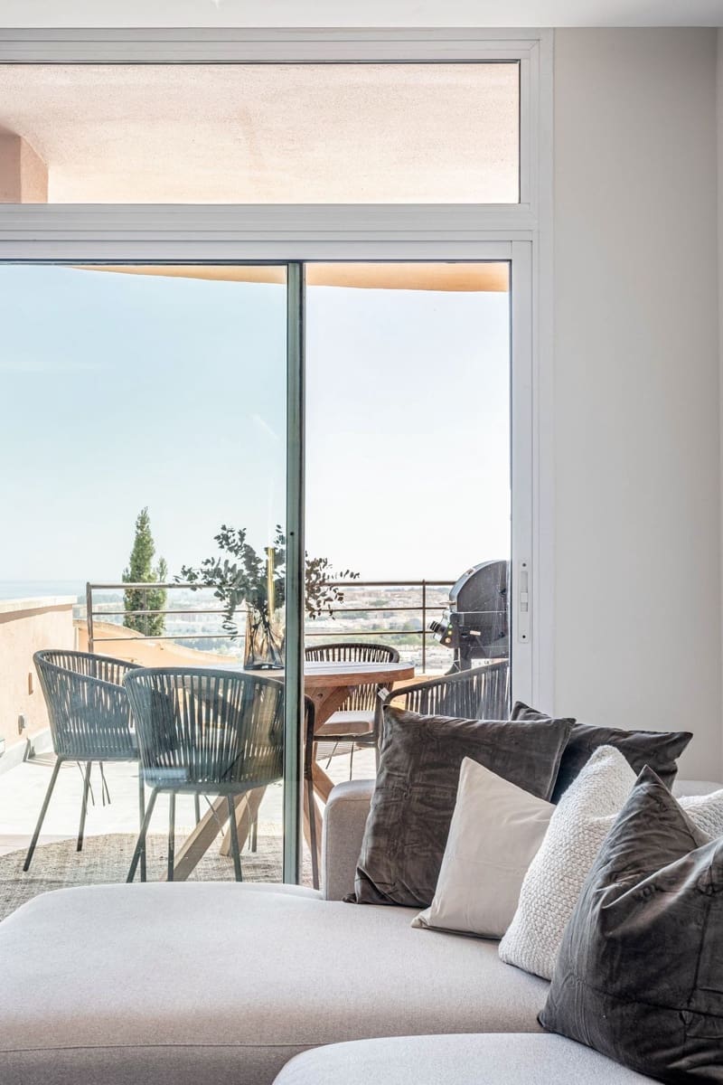 Apartamento de 3 habitaciones en Nueva Andalucia en venta con piscina garaje - 899.000 € (Ref: 7546180)