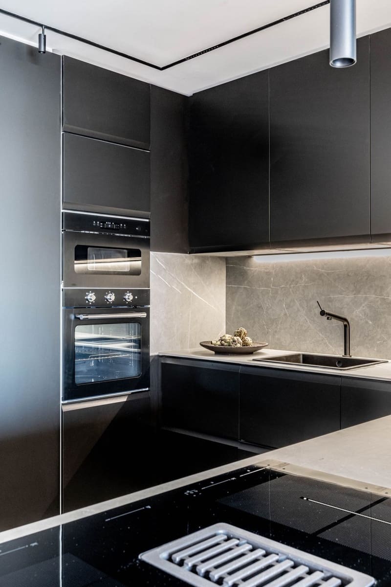Apartamento de 3 habitaciones en Nueva Andalucia en venta con piscina garaje - 899.000 € (Ref: 7546180)