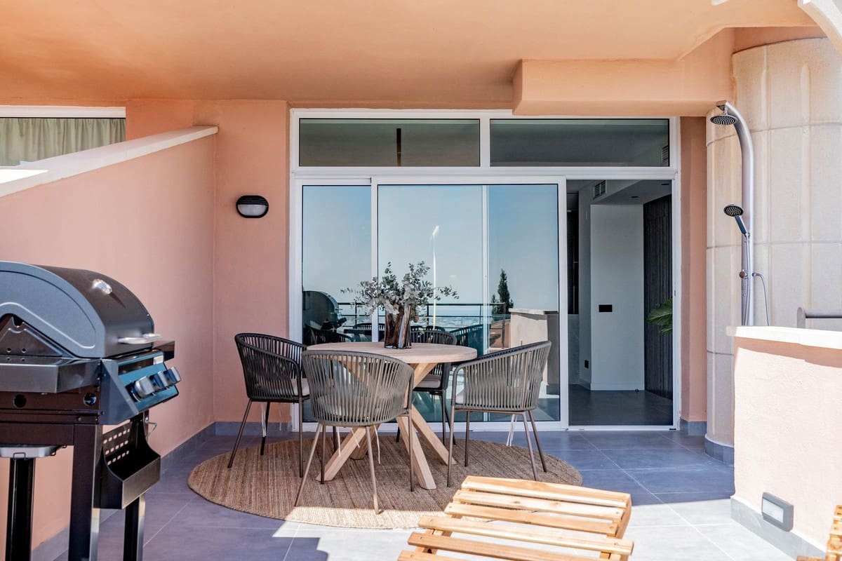 Apartamento de 3 habitaciones en Nueva Andalucia en venta con piscina garaje - 899.000 € (Ref: 7546180)