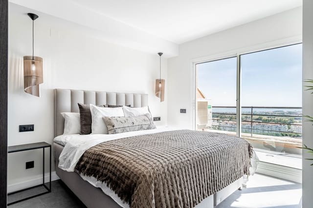 3 sypialnia Apartament na sprzedaż w Las Brisas, Marbella z basenem garażem - 899 000 € (Ref: 7546180)