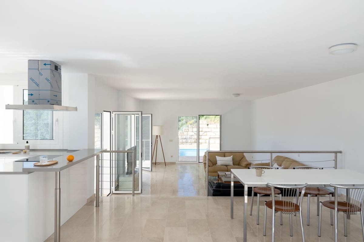 5 sypialnia Willa na sprzedaż w Benahavis z basenem garażem - 2 300 000 € (Ref: 7582578)