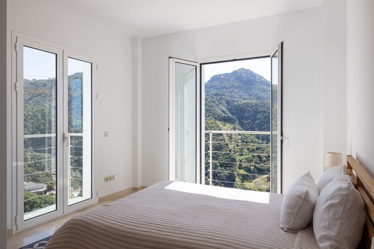 5 sypialnia Willa na sprzedaż w Benahavis z basenem garażem - 2 300 000 € (Ref: 7582578)