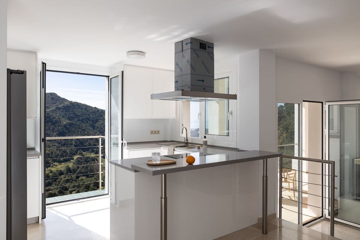 5 sypialnia Willa na sprzedaż w Benahavis z basenem garażem - 2 300 000 € (Ref: 7582578)