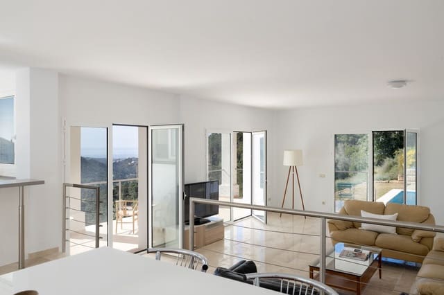 5 soverom Villa til salgs i Montemayor - Marbella Club, Benahavís med svømmebasseng garasje - € 2 300 000 (Ref: 7582578)