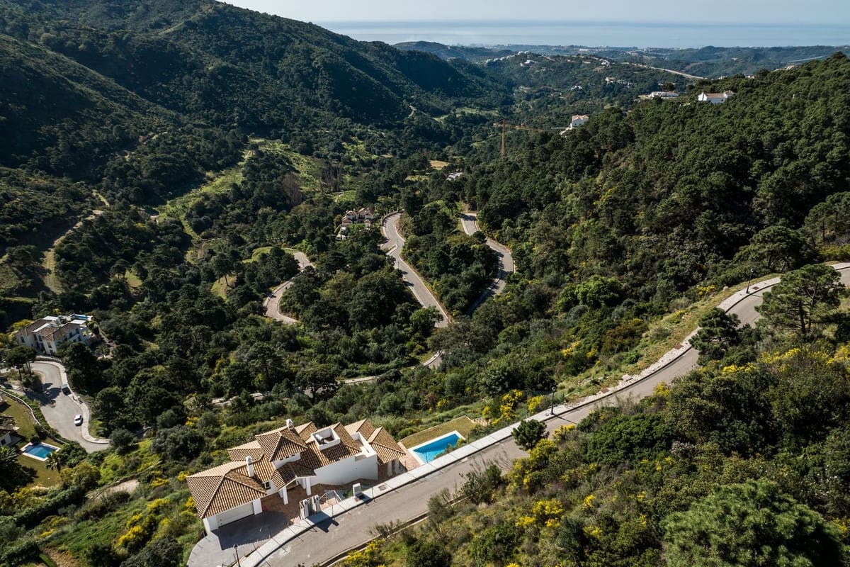 5 sypialnia Willa na sprzedaż w Benahavis z basenem garażem - 2 300 000 € (Ref: 7582578)