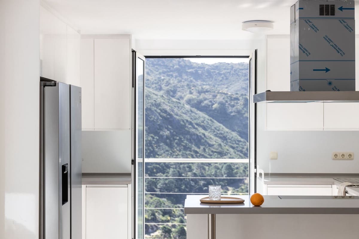 5 sypialnia Willa na sprzedaż w Benahavis z basenem garażem - 2 300 000 € (Ref: 7582578)