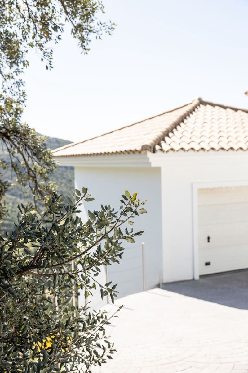 5 sypialnia Willa na sprzedaż w Benahavis z basenem garażem - 2 300 000 € (Ref: 7582578)