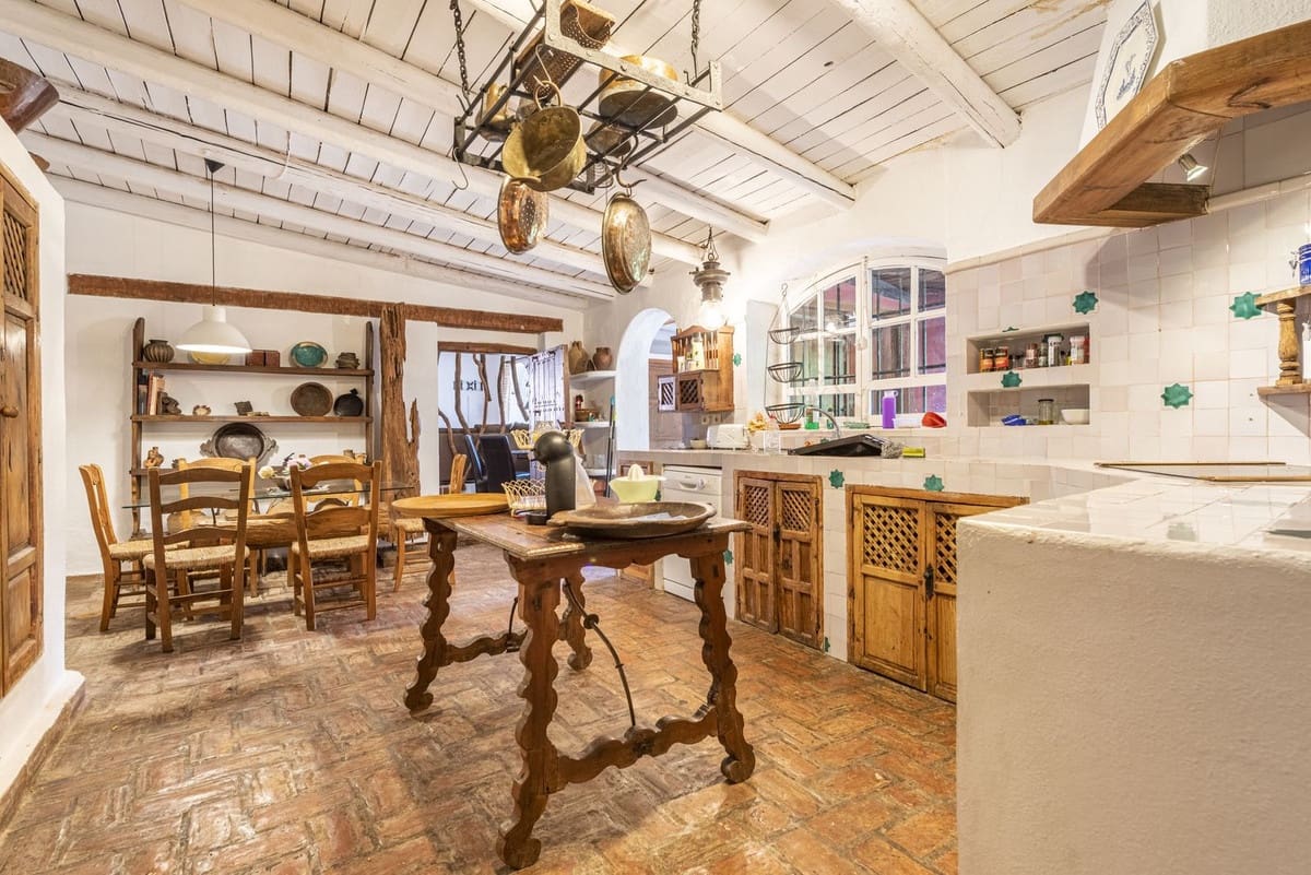 5 soveværelse Villa til salg i Benahavis med swimmingpool garage - € 2.650.000 (Ref: 7582579)