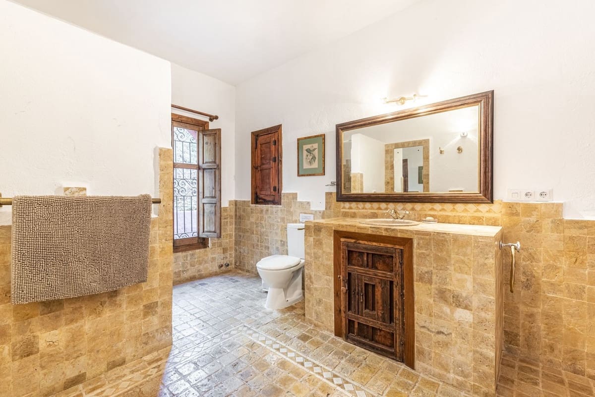 5 chambre Villa/Maison à vendre à Benahavis avec piscine garage - 2 650 000 € (Ref: 7582579)