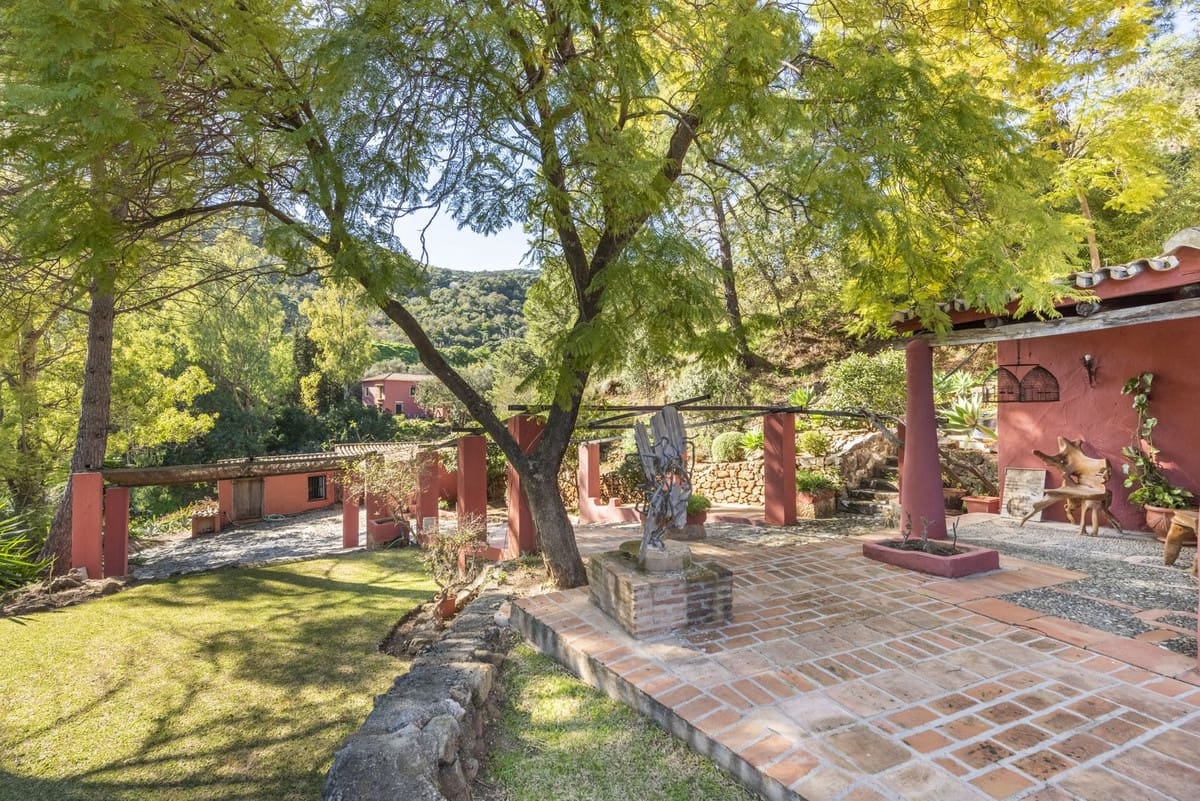 5 chambre Villa/Maison à vendre à Benahavis avec piscine garage - 2 650 000 € (Ref: 7582579)