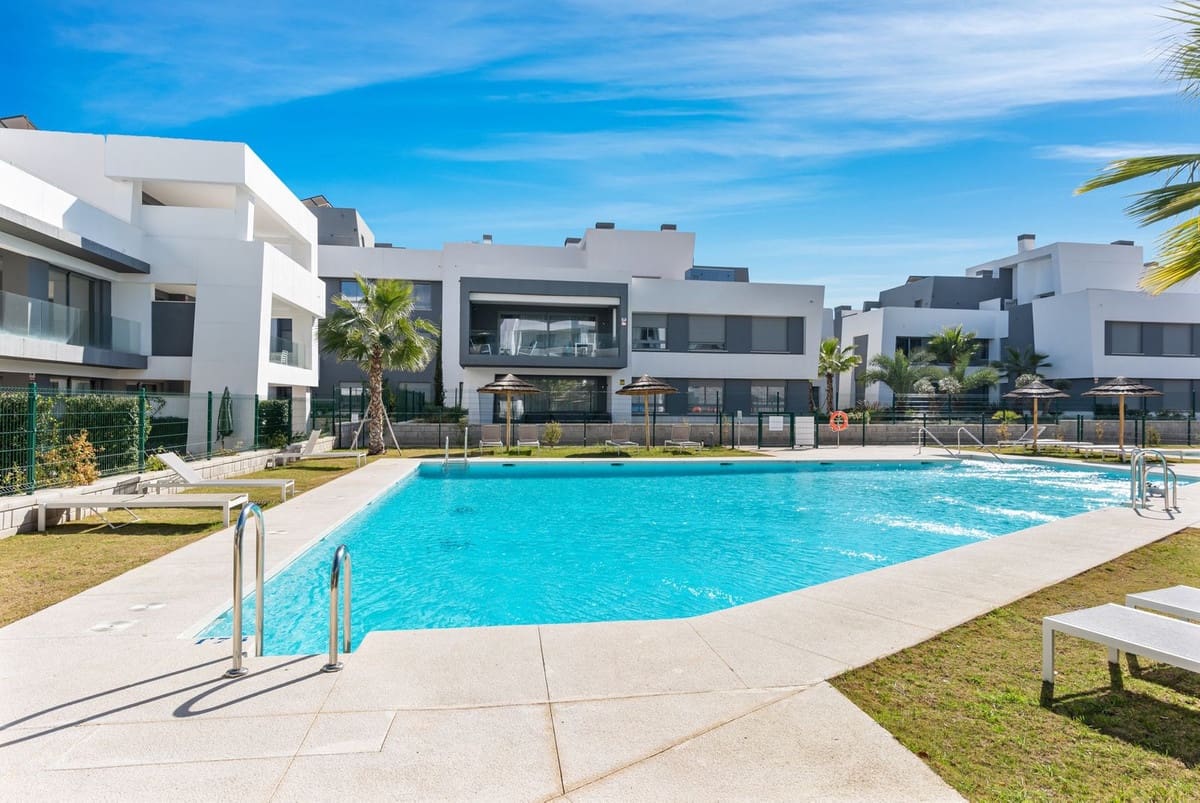 3 soveværelse Lejlighed til salg i New Golden Mile med swimmingpool garage - € 649.000 (Ref: 7795871)