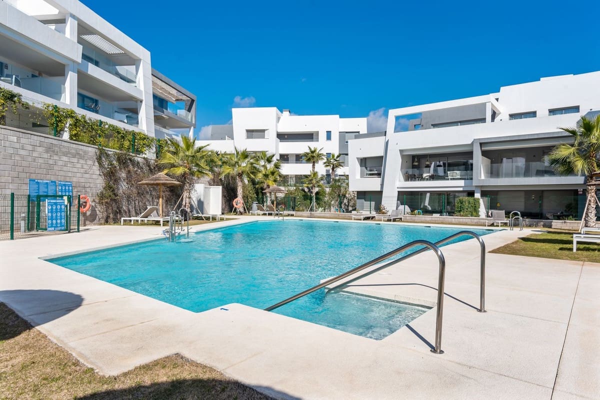 3 soveværelse Lejlighed til salg i New Golden Mile med swimmingpool garage - € 649.000 (Ref: 7795871)