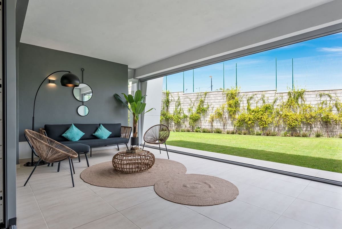 3 soveværelse Lejlighed til salg i New Golden Mile med swimmingpool garage - € 649.000 (Ref: 7795871)