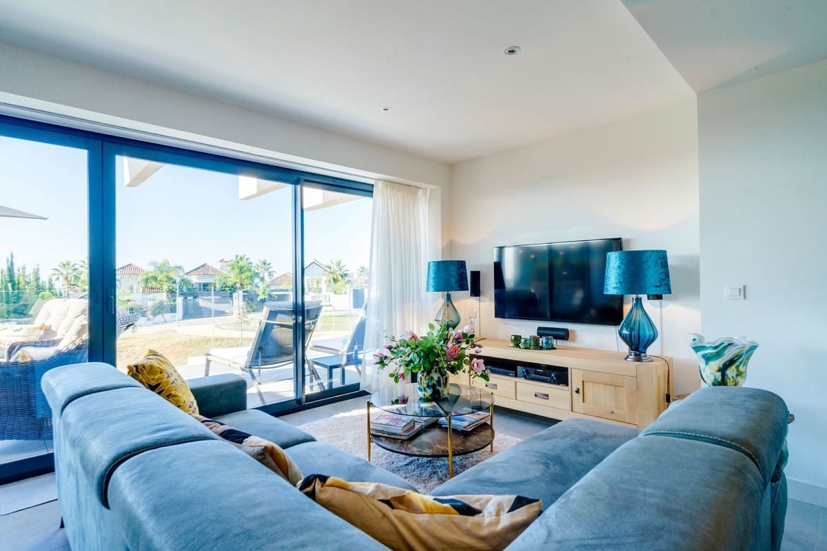 3 sypialnia Apartament na sprzedaż w Estepona z basenem garażem - 475 000 € (Ref: 7808288)