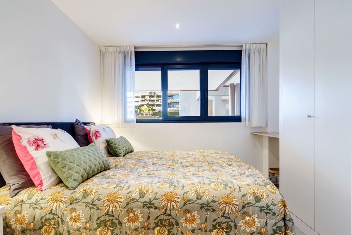 3 sypialnia Apartament na sprzedaż w Estepona z basenem garażem - 475 000 € (Ref: 7808288)