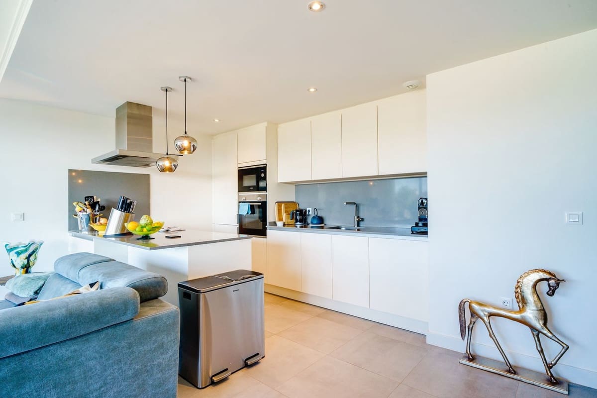 3 sypialnia Apartament na sprzedaż w Estepona z basenem garażem - 475 000 € (Ref: 7808288)