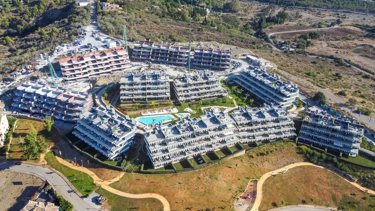 3 sypialnia Apartament na sprzedaż w Estepona z basenem garażem - 475 000 € (Ref: 7808288)