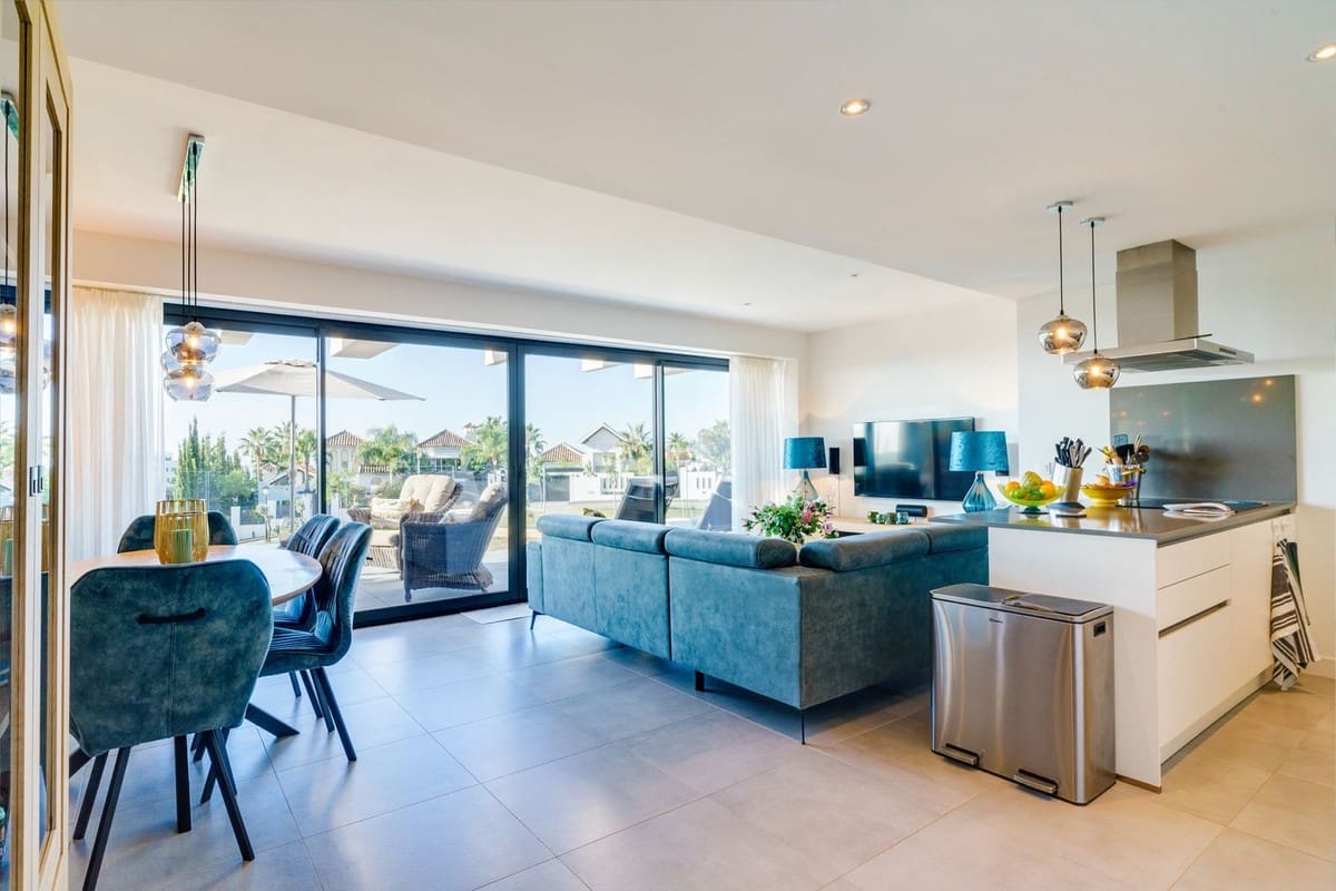 3 sypialnia Apartament na sprzedaż w Estepona z basenem garażem - 475 000 € (Ref: 7808288)