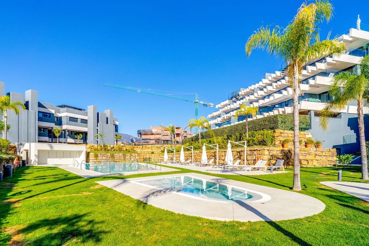 3 sypialnia Apartament na sprzedaż w Estepona z basenem garażem - 475 000 € (Ref: 7808288)
