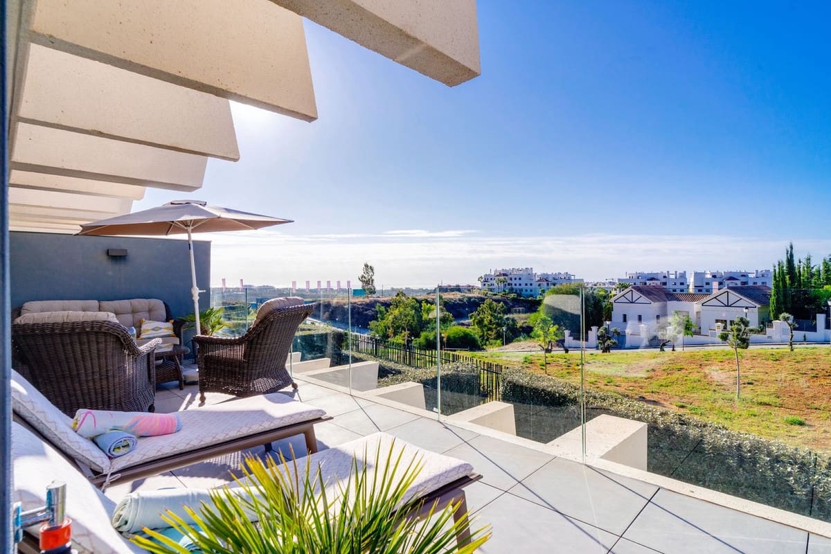 3 sypialnia Apartament na sprzedaż w Estepona z basenem garażem - 475 000 € (Ref: 7808288)