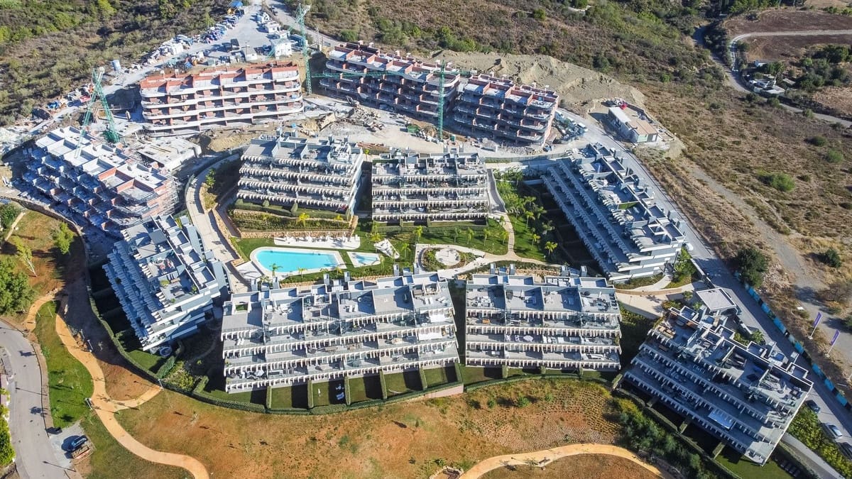 3 sypialnia Apartament na sprzedaż w Estepona z basenem garażem - 475 000 € (Ref: 7808288)
