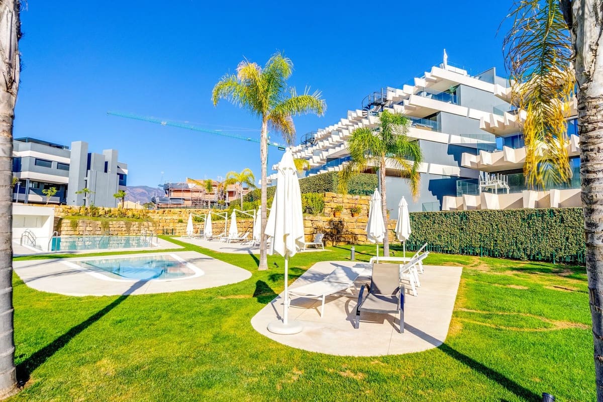 3 sypialnia Apartament na sprzedaż w Estepona z basenem garażem - 475 000 € (Ref: 7808288)