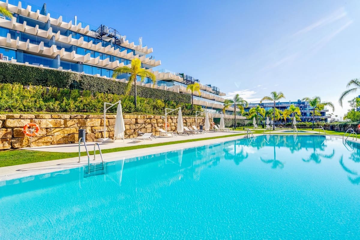 3 sypialnia Apartament na sprzedaż w Estepona z basenem garażem - 475 000 € (Ref: 7808288)