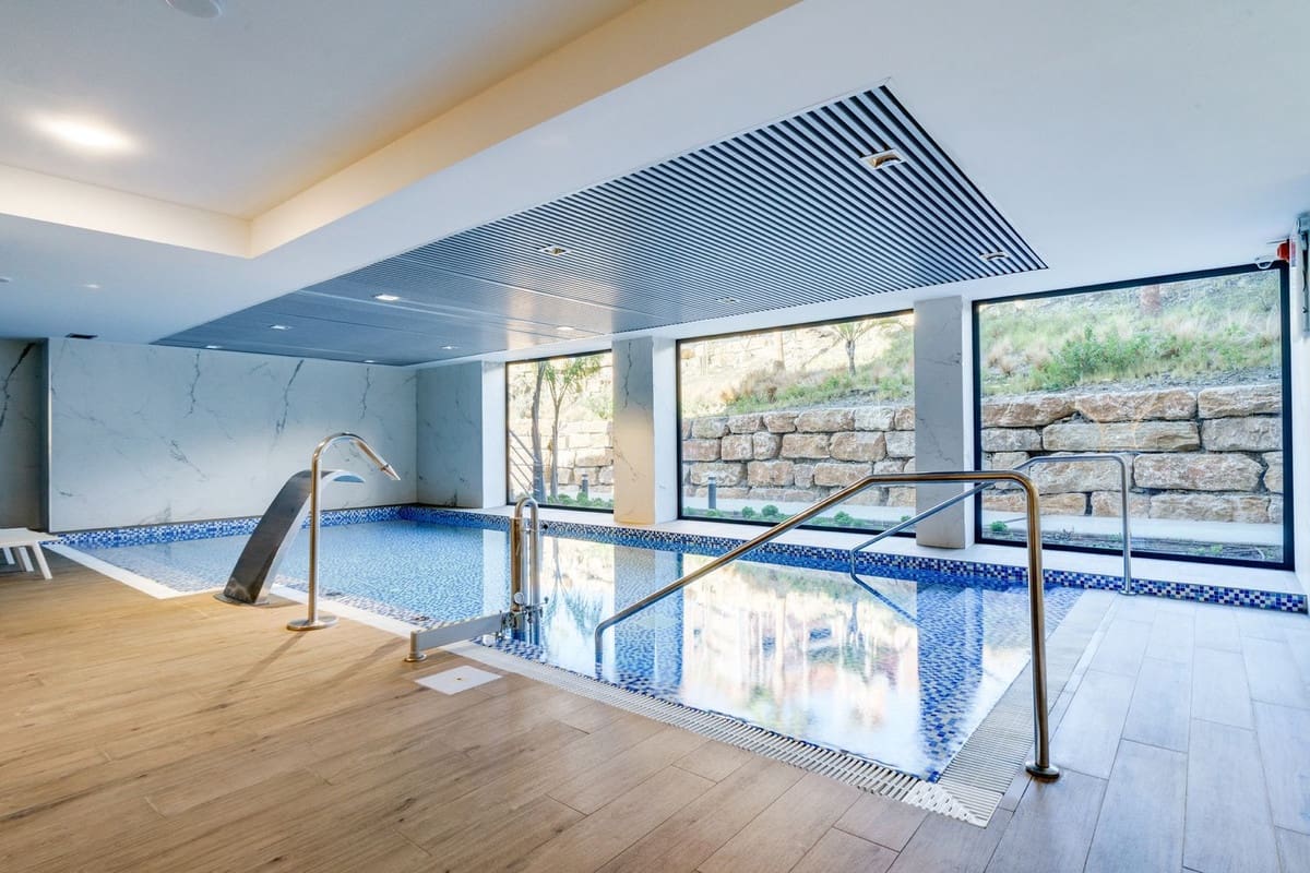 3 sypialnia Apartament na sprzedaż w Estepona z basenem garażem - 475 000 € (Ref: 7808288)