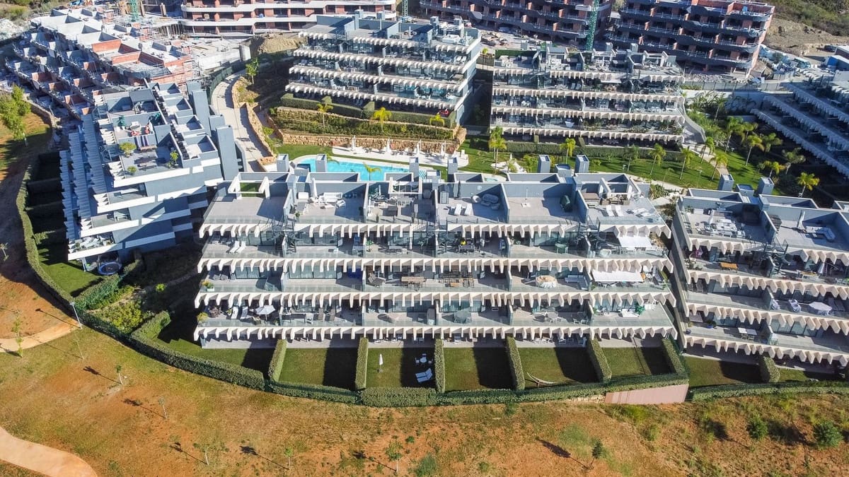 3 sypialnia Apartament na sprzedaż w Estepona z basenem garażem - 475 000 € (Ref: 7808288)