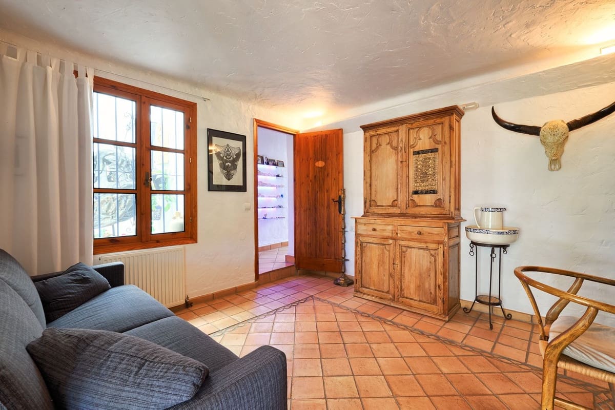 2 soveværelse Villa til salg i Estepona med swimmingpool garage - € 695.000 (Ref: 7921798)