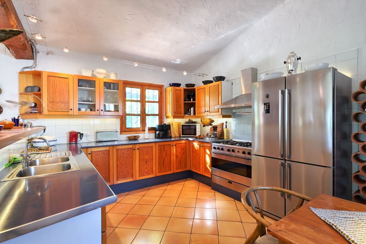 2 soveværelse Villa til salg i Estepona med swimmingpool garage - € 695.000 (Ref: 7921798)