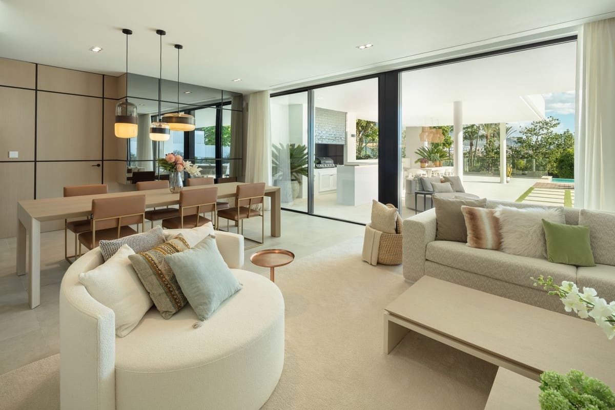 5 soveværelse Villa til salg i Nueva Andalucia med swimmingpool garage - € 3.895.000 (Ref: 7921800)